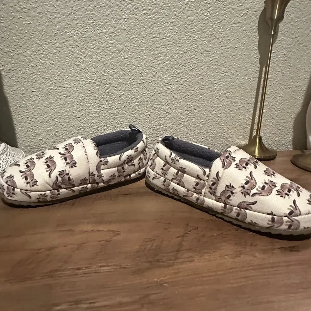 Carter's Boys Dinosaur Theme Slippers Size 9/10